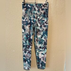 Spanx Leggings Booty Boost Painted Multi Camo Printed 7/8‎ Small